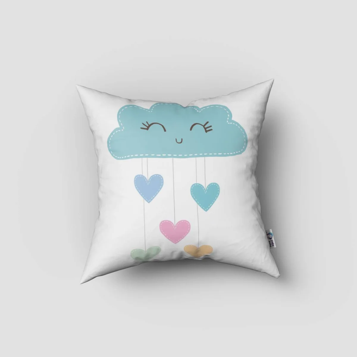 Bulut ve kalpler Kırlent Kılıfı | Beyaz Gülümseyen bulut, pastel renkli kalpler Desenli