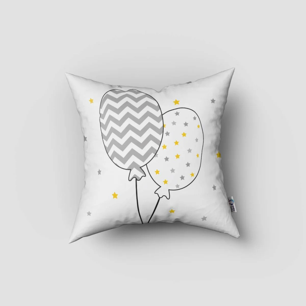 Bulutlar ve Balonlar Kırlent Kılıfı | Beyaz Sarı ve gri bulutlar, yıldızlar Desenli