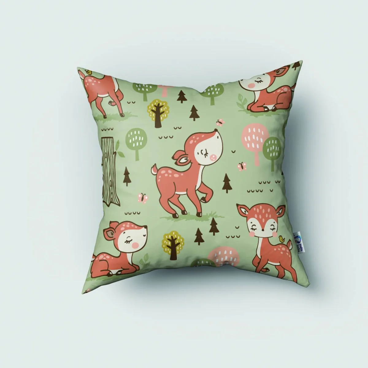 Orman Hayvanları Kırlent Kılıfı | Yeşil kelebekler, bulutlar Desenli