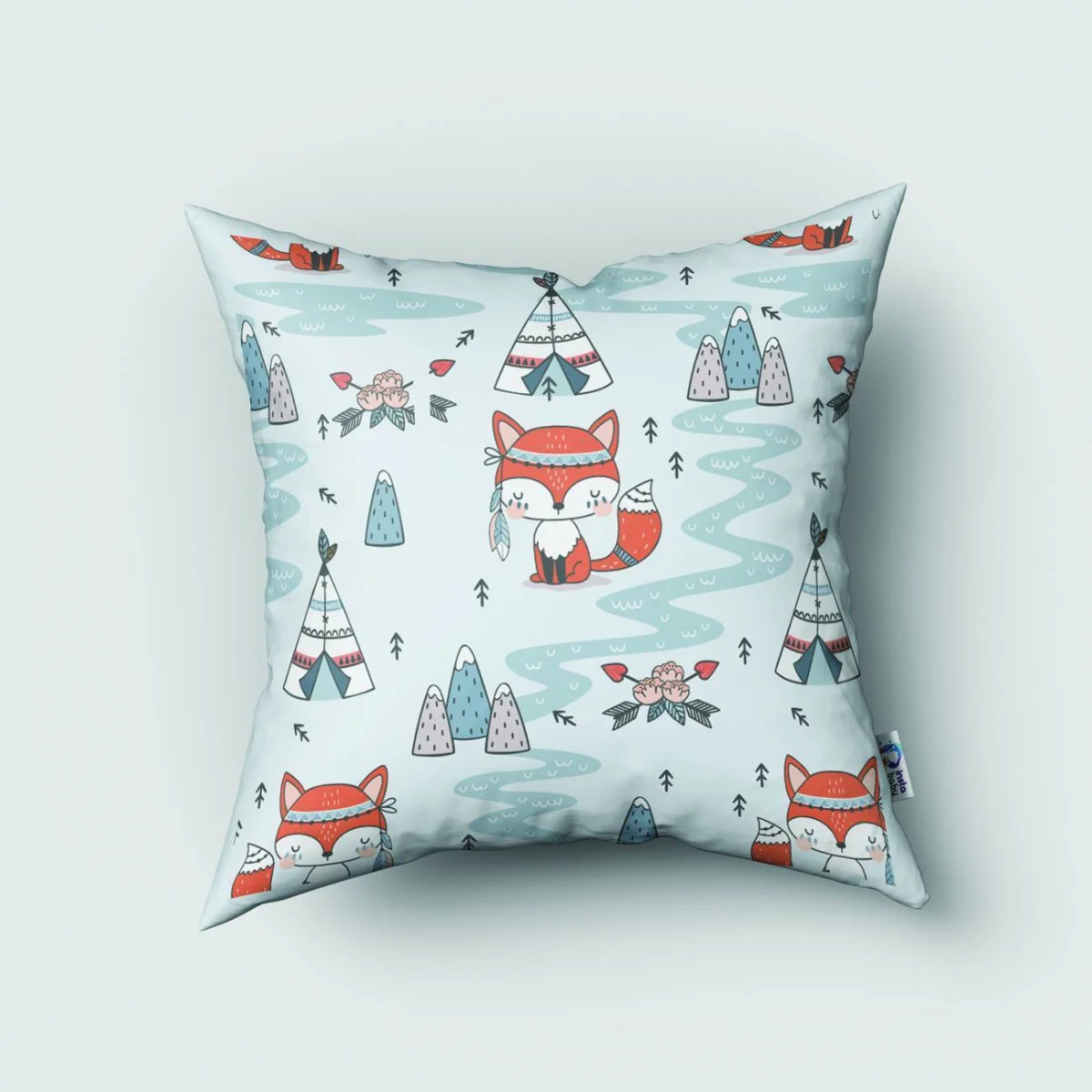 Tilki ve Orman Teması Kırlent Kılıfı | Beyaz minik oklar, gri puantiyeler Desenli