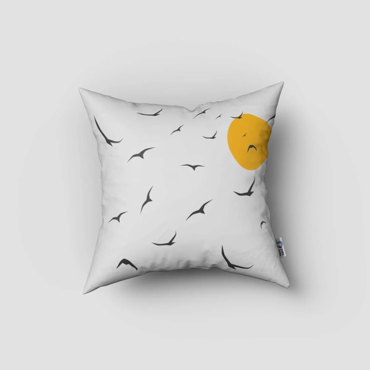 Dağ Manzarası ve Kuşlar Kırlent Kılıfı | Beyaz dağlar, kuşlar Desenli