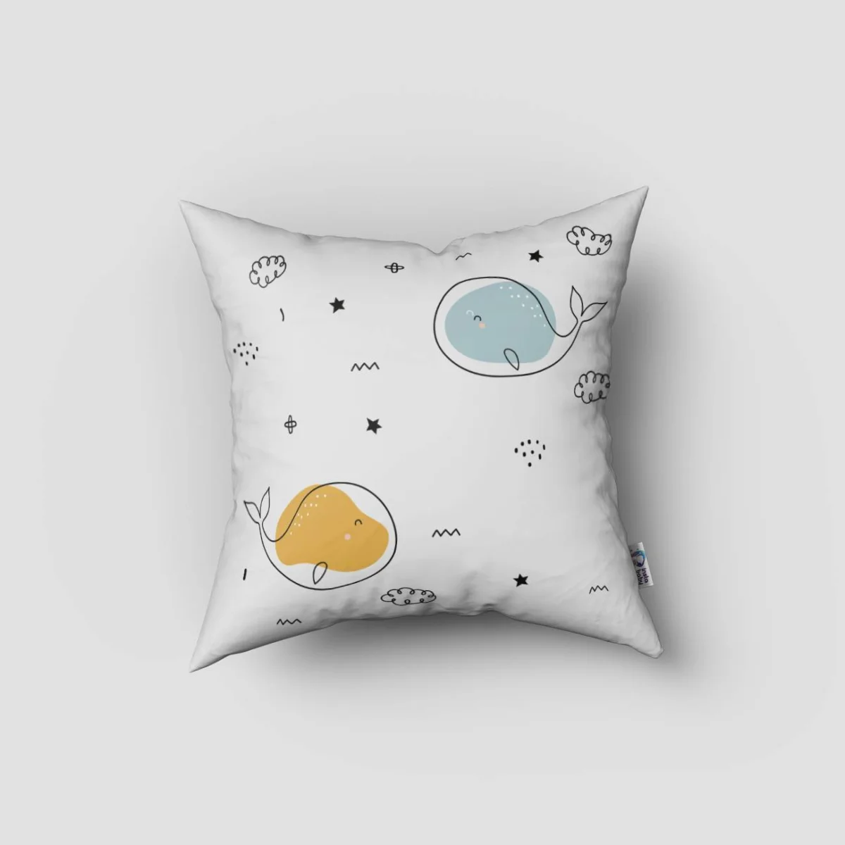 Balinalar Kırlent Kılıfı | Beyaz yıldız, bulut Desenli