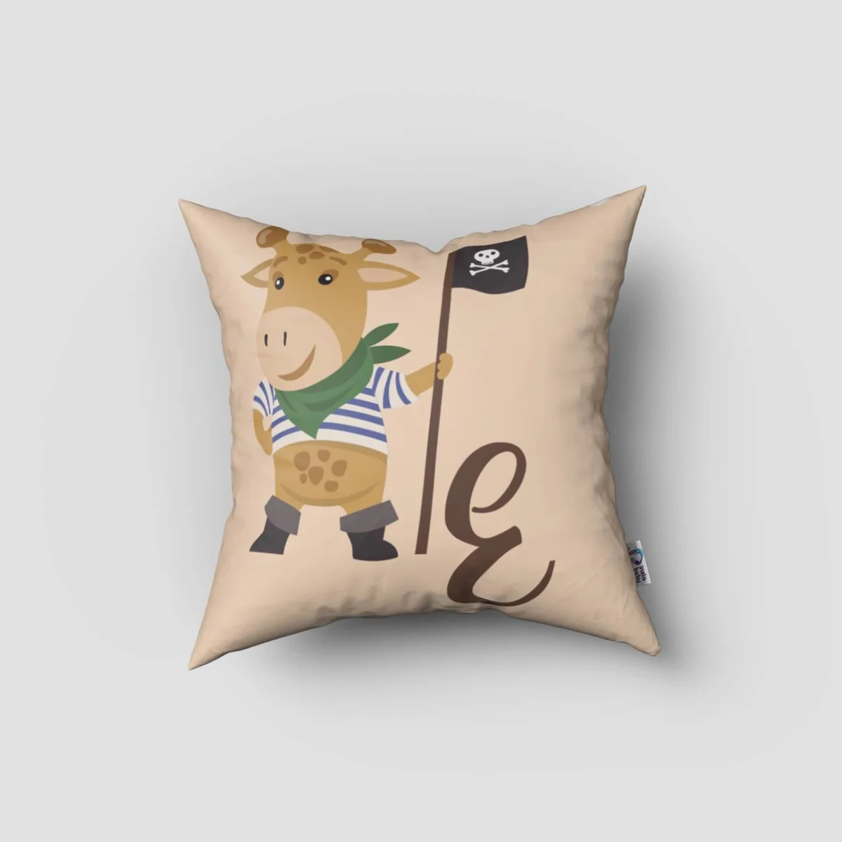 Korsan Zürafa Kırlent Kılıfı | Bej korsan kıyafetli zürafa, korsan bayrağı Desenli