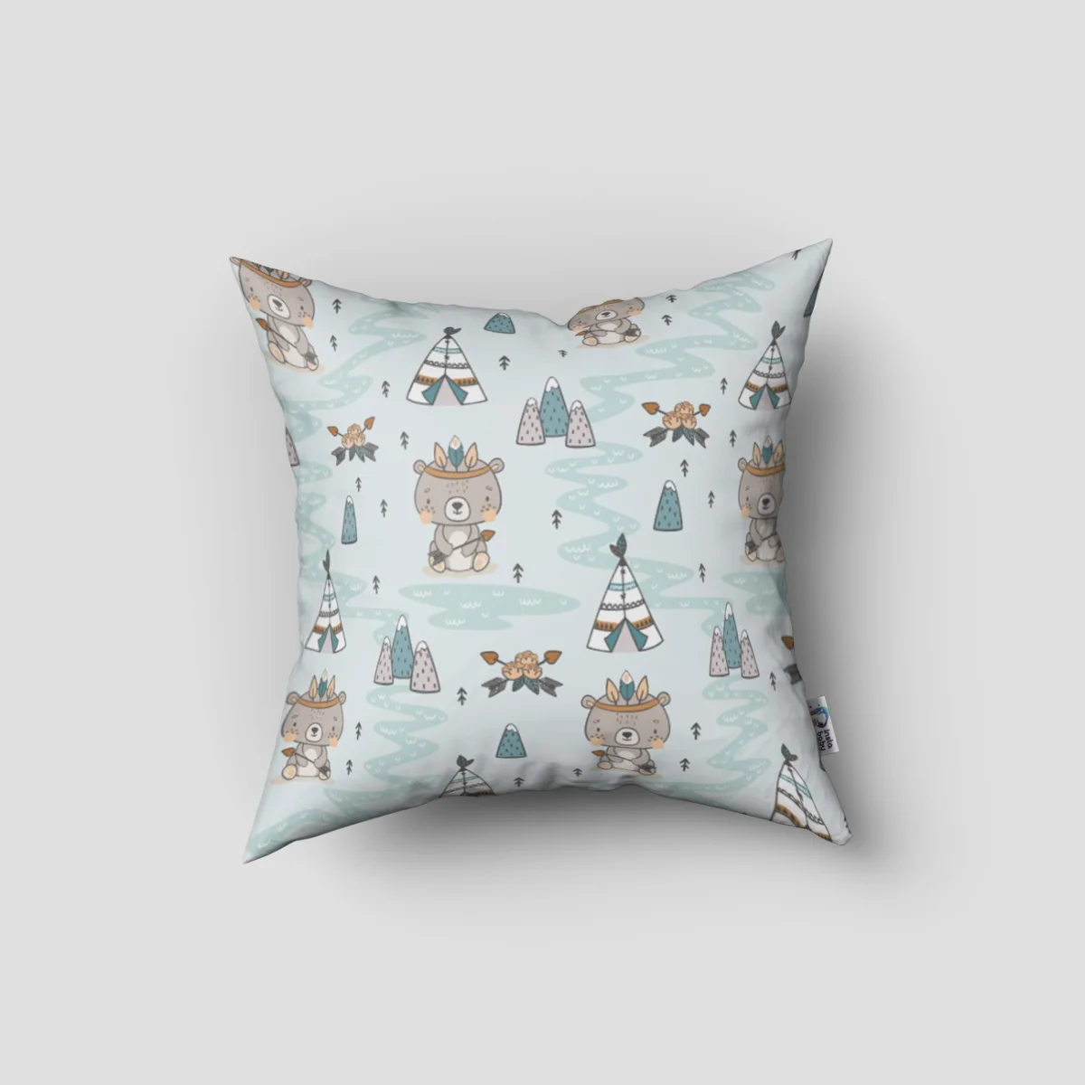 Kızılderili Temalı Ayı Kırlent Kılıfı | Beyaz mavi noktalar, siyah ok/ağaç figürleri Desenli