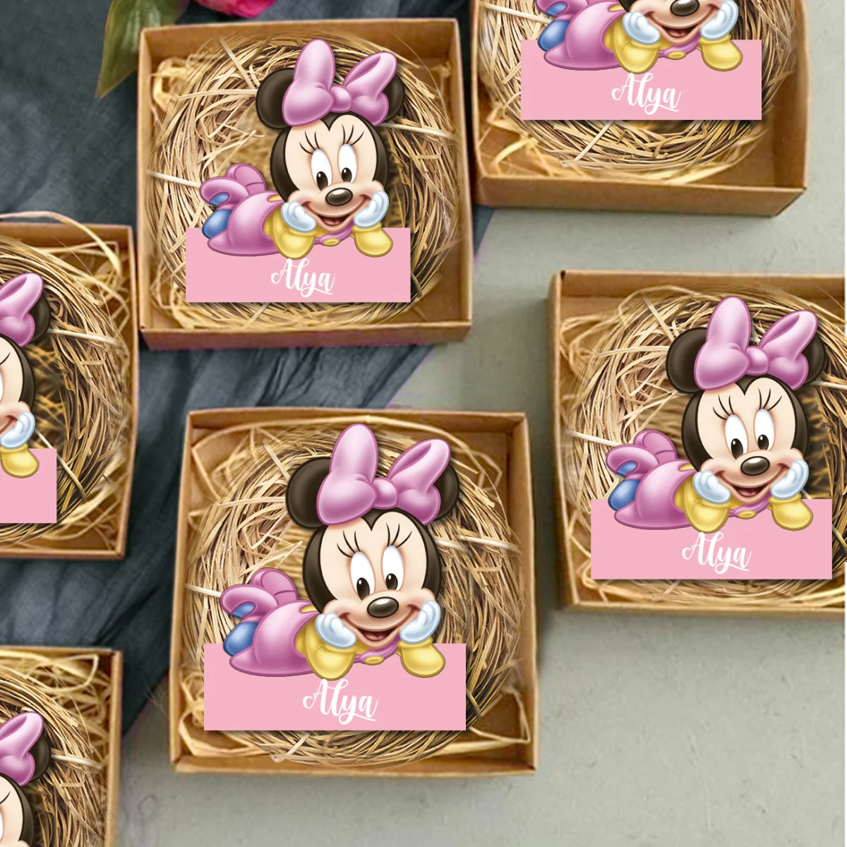 Minnie Mouse Bebek Magneti | Pembe Yok Desenli