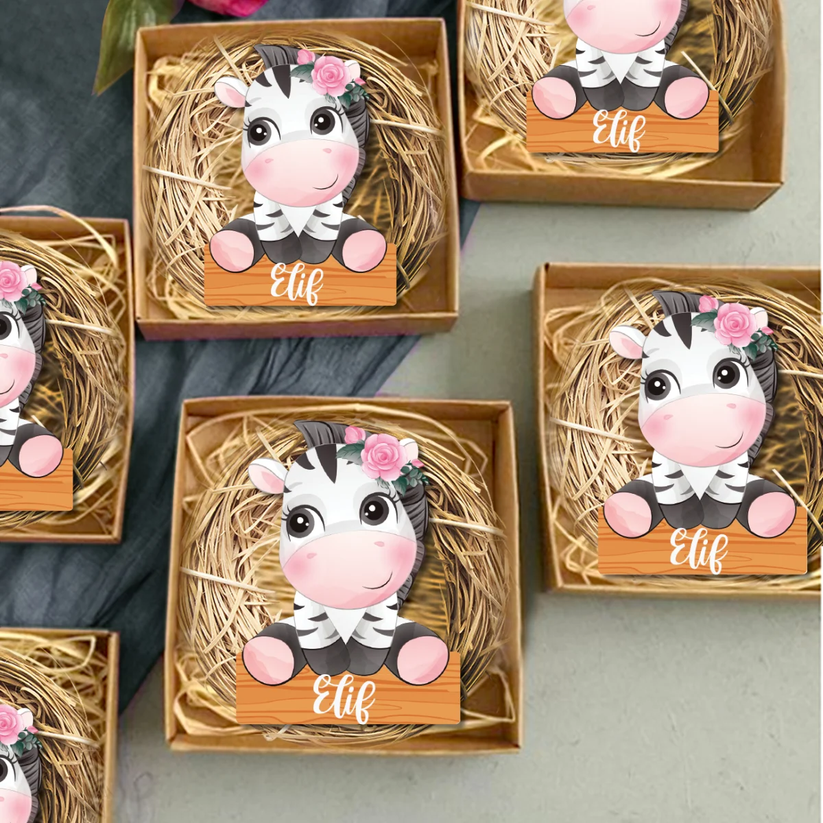 Orman Hayvanları Bebek Magneti | Pembe pembe çiçek tacı, ahşap isimlik Desenli