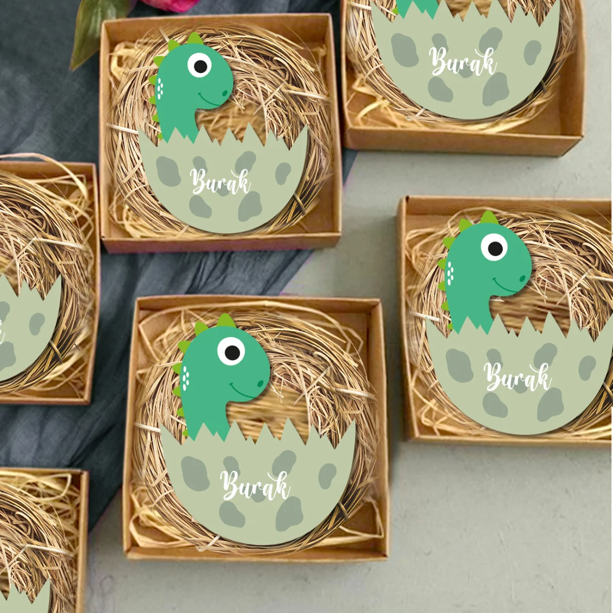 Dinozor Bebek Magneti | Yeşil yumurta kabuğu, benekler Desenli