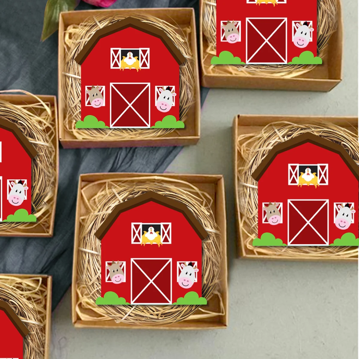Çiftlik Hayvanları Bebek Magneti | Kırmızı Tavuk, inekler Desenli