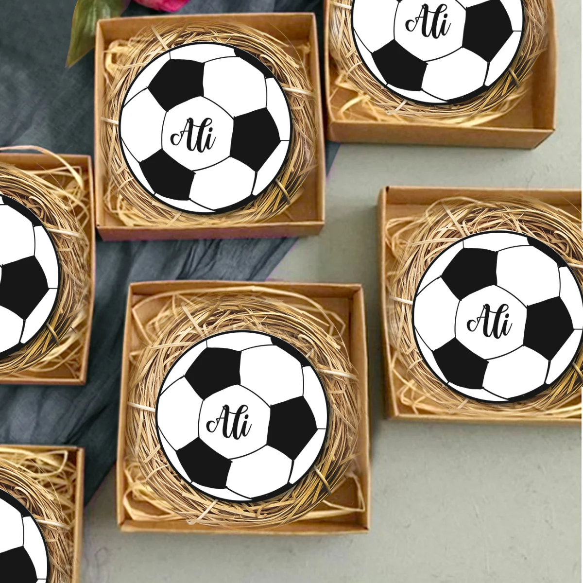 Futbol topu Bebek Magneti | Siyah, Beyaz Kişiselleştirilmiş isim Desenli