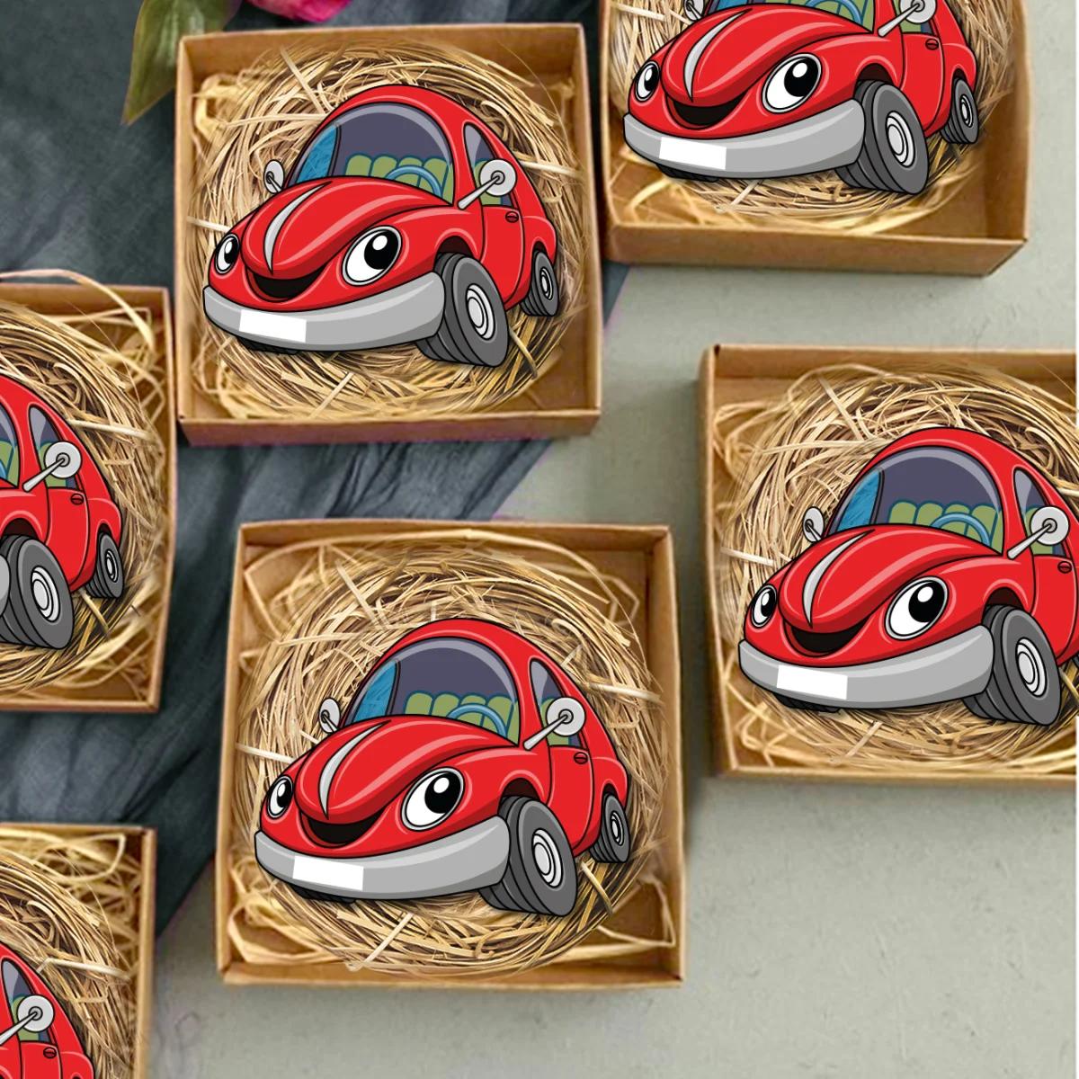 Araba Bebek Magneti | Kırmızı Gülücük, gözler Desenli