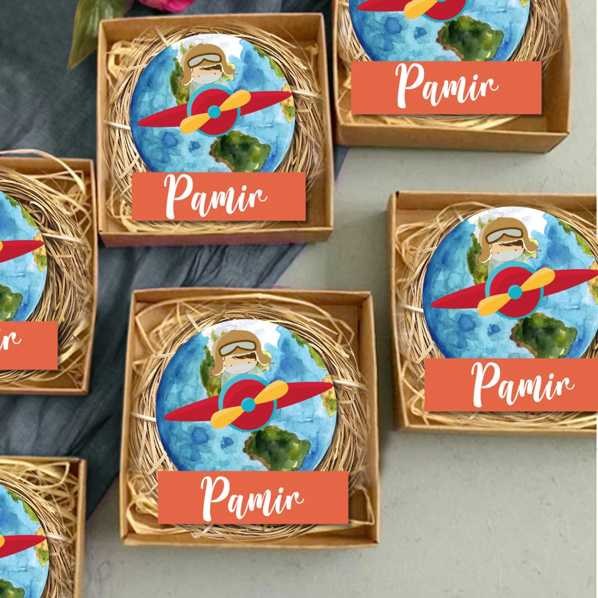 Pilot ve Dünya Bebek Magneti | Mavi pilot karakteri, uçak Desenli