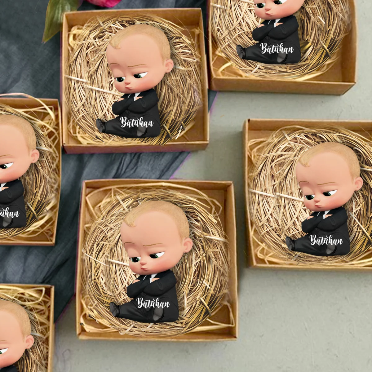 Boss Baby Bebek Magneti | Gri samandan yuva, kahverengi kutu Desenli