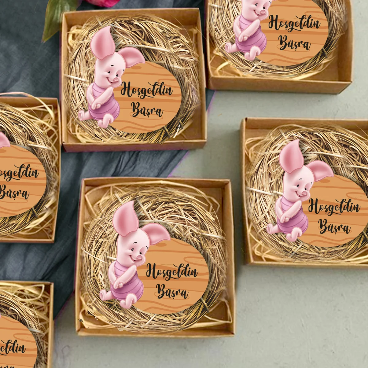 Piglet Bebek Magneti | Kahverengi Ahşap doku Desenli