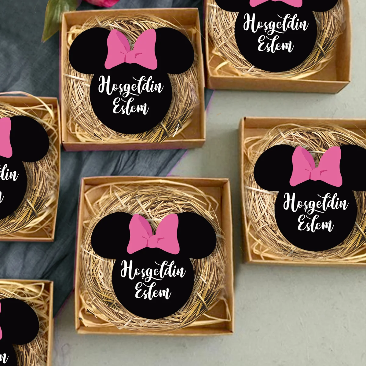 Minnie Mouse Bebek Magneti | Siyah pembe fiyonk Desenli
