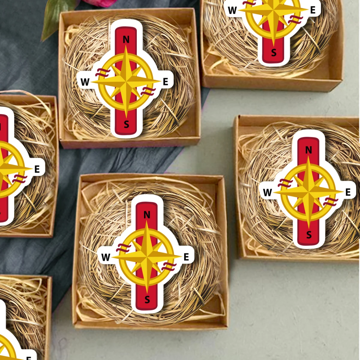 Pusula Bebek Magneti | Kırmızı, Sarı yönler, altın yıldız Desenli