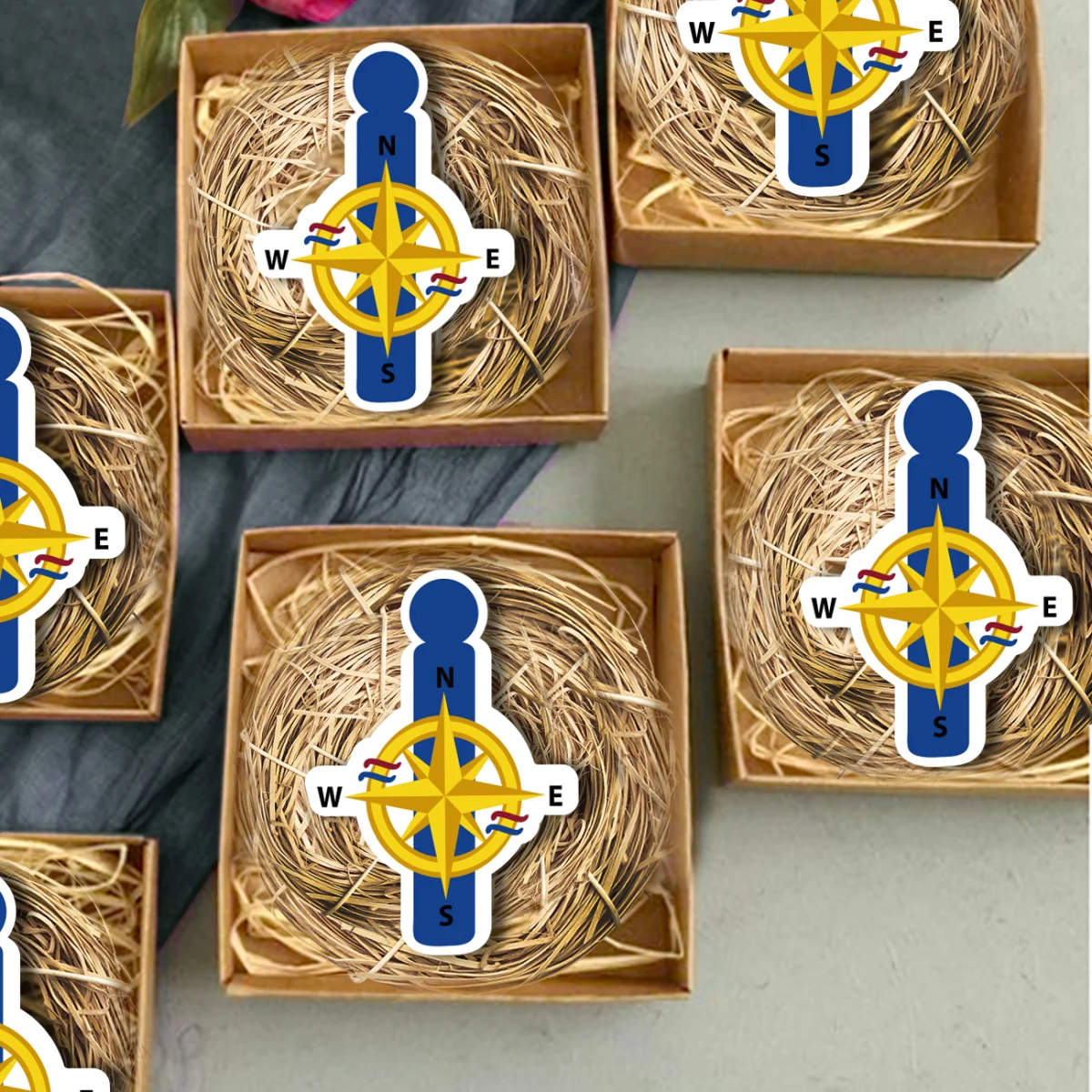 Pusula Bebek Magneti | Mavi pusula yıldızı, dalgalı çizgiler Desenli