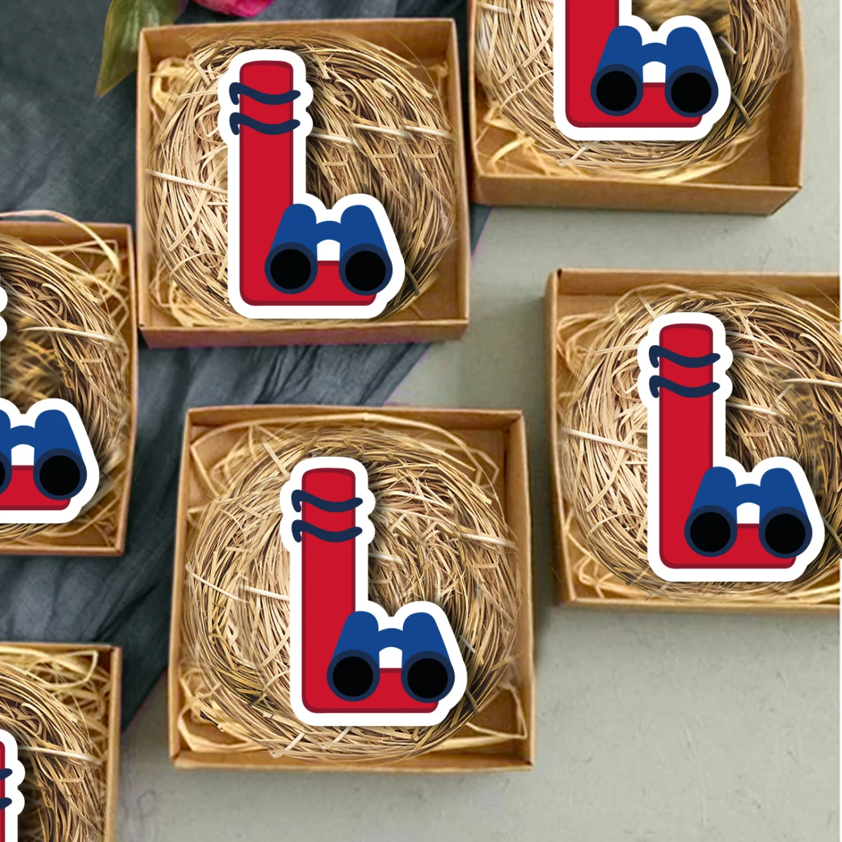 Keşif / Dürbün Bebek Magneti | Kırmızı Dürbün, dalgalı çizgiler Desenli