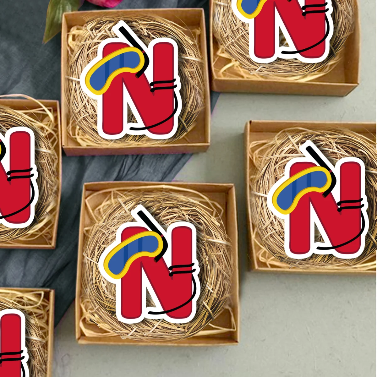 Dalgıç Harf Bebek Magneti | Kırmızı Dalgıç gözlüğü, şnorkel Desenli