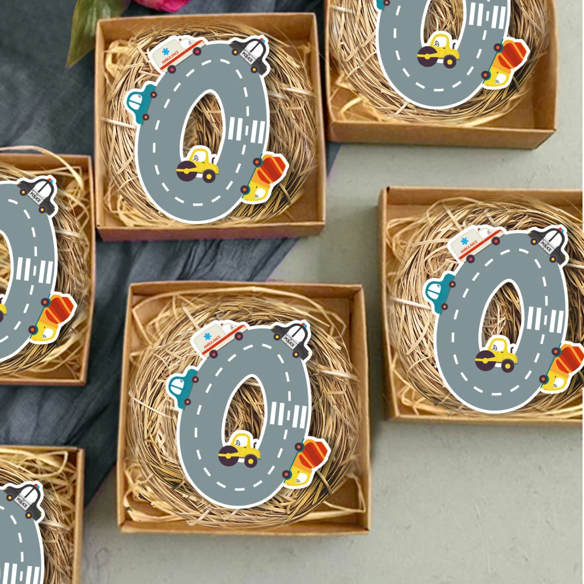 Araçlar Bebek Magneti | Gri ambulans, polis arabası Desenli