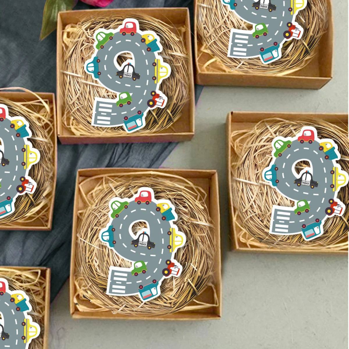 Arabalar Bebek Magneti | Gri polis arabası, taksi Desenli