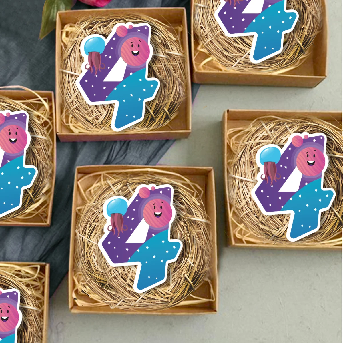 Uzay ve Deniz canlısı karakter Bebek Magneti | Mor ve Mavi yıldız, gülümseyen karakter Desenli