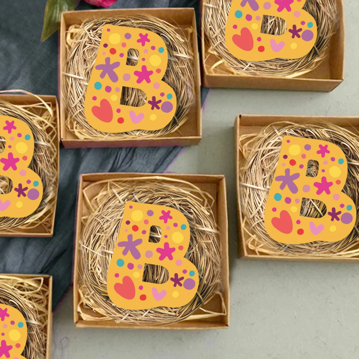 Dekoratif Harf Bebek Magneti | Sarı kalpler, yıldızlar Desenli