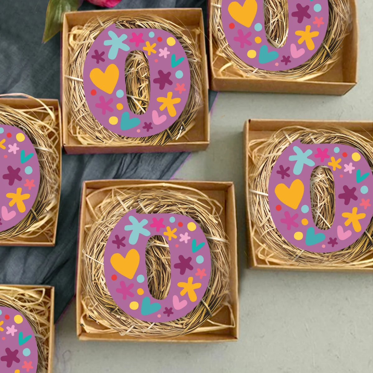 Şekilli harf Bebek Magneti | Mor kalpler, yıldızlar Desenli