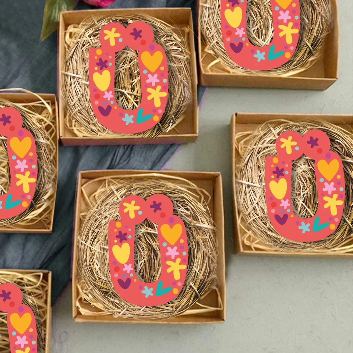 Çiçekli ve Kalpli Harf Bebek Magneti | Mercan kalpler, yıldızlar Desenli