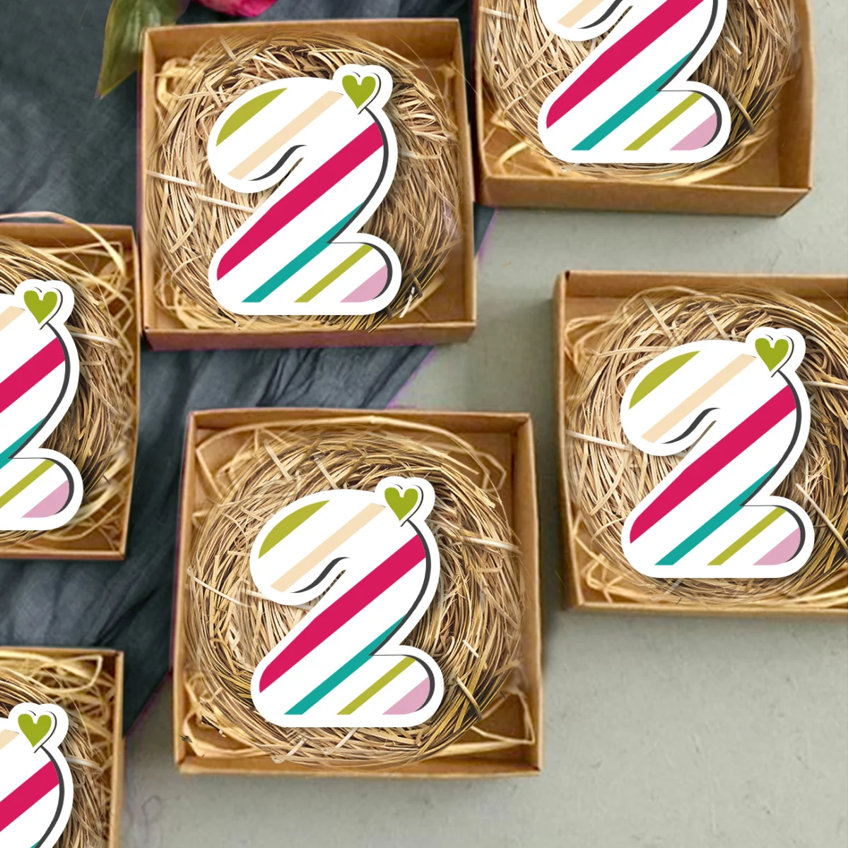 2 Sayısı, Kalp Bebek Magneti | Beyaz Çizgili desen, pastel renkler Desenli