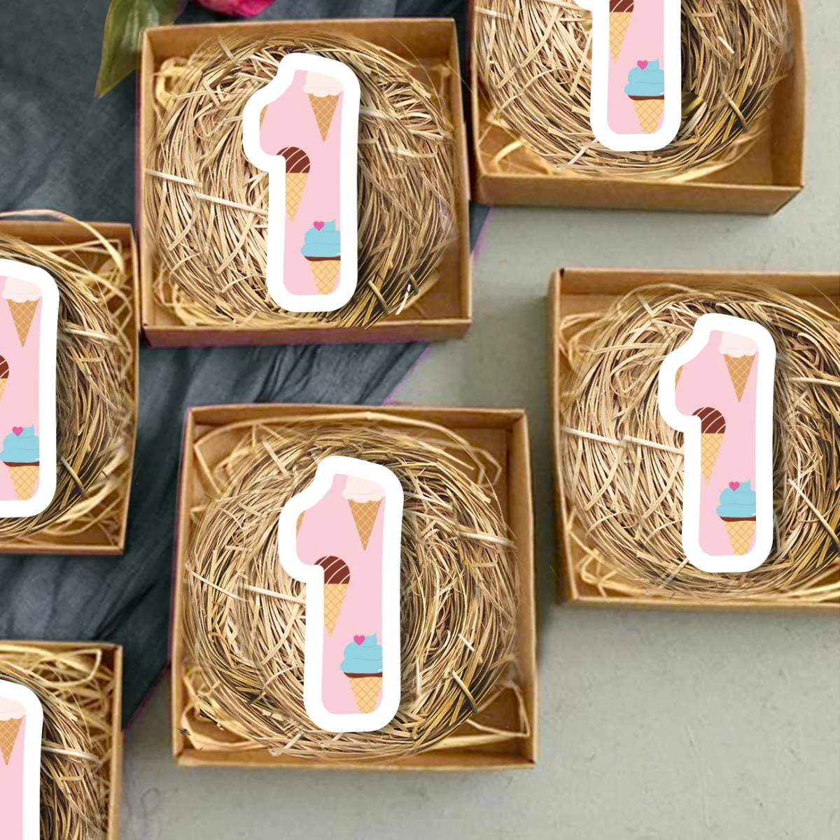 Dondurma Bebek Magneti | Pembe dondurma külahları, kalp Desenli