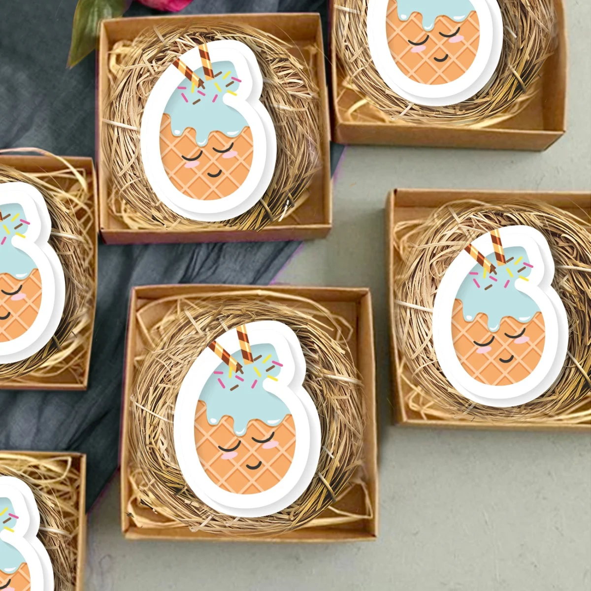 Dondurma külahı, Sayı 6 Bebek Magneti | Açık Mavi sprinkles, waffle deseni Desenli