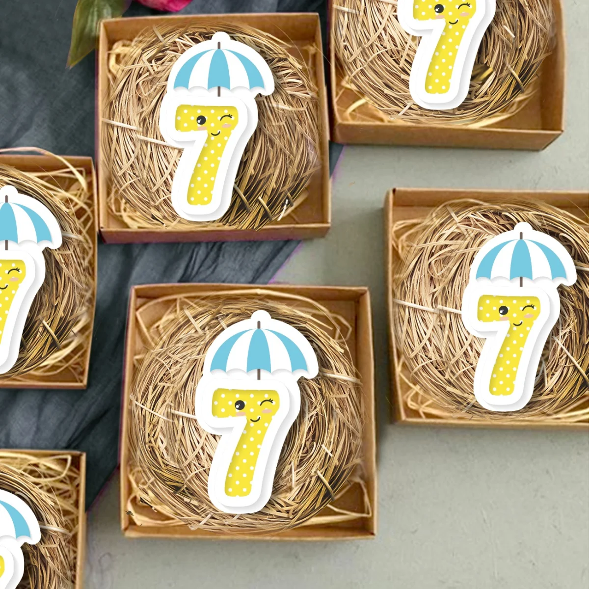 Sayı 7 ve şemsiye Bebek Magneti | Sarı puantiyeli, çizgili şemsiye Desenli