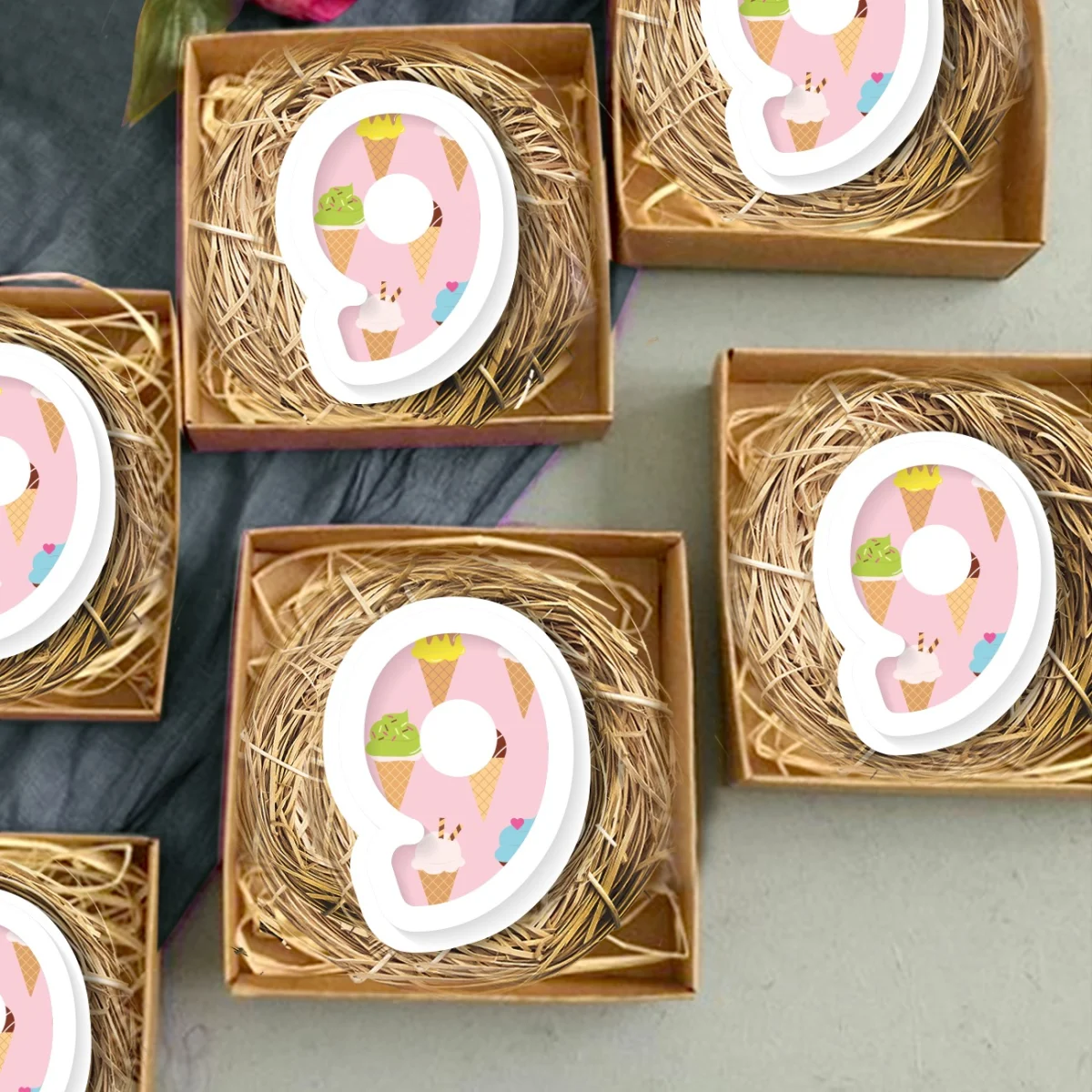 Dondurma Bebek Magneti | Pembe Dondurma külahları, farklı tatlar Desenli