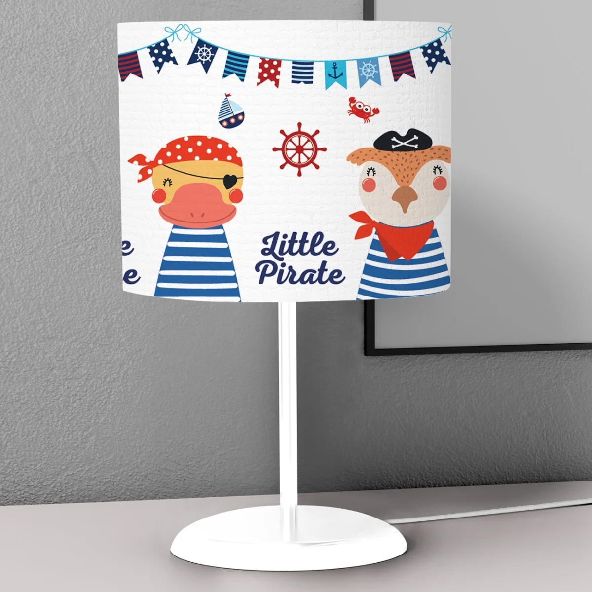 Korsan Temalı Rakun Abajur | Beyaz gemici direksiyonu, çapa Desenli