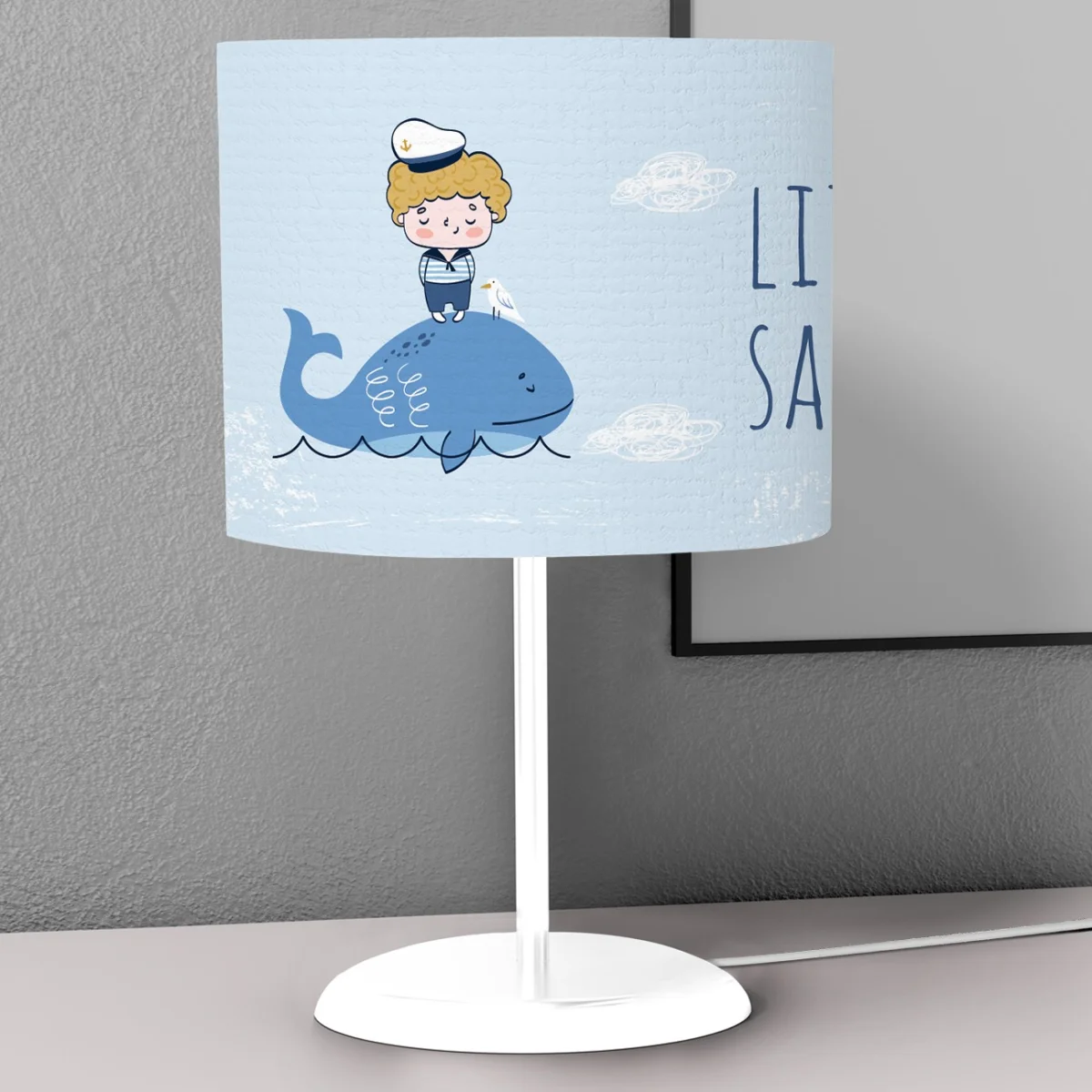 Denizci ve Balina Abajur | Mavi bulutlar, martı Desenli