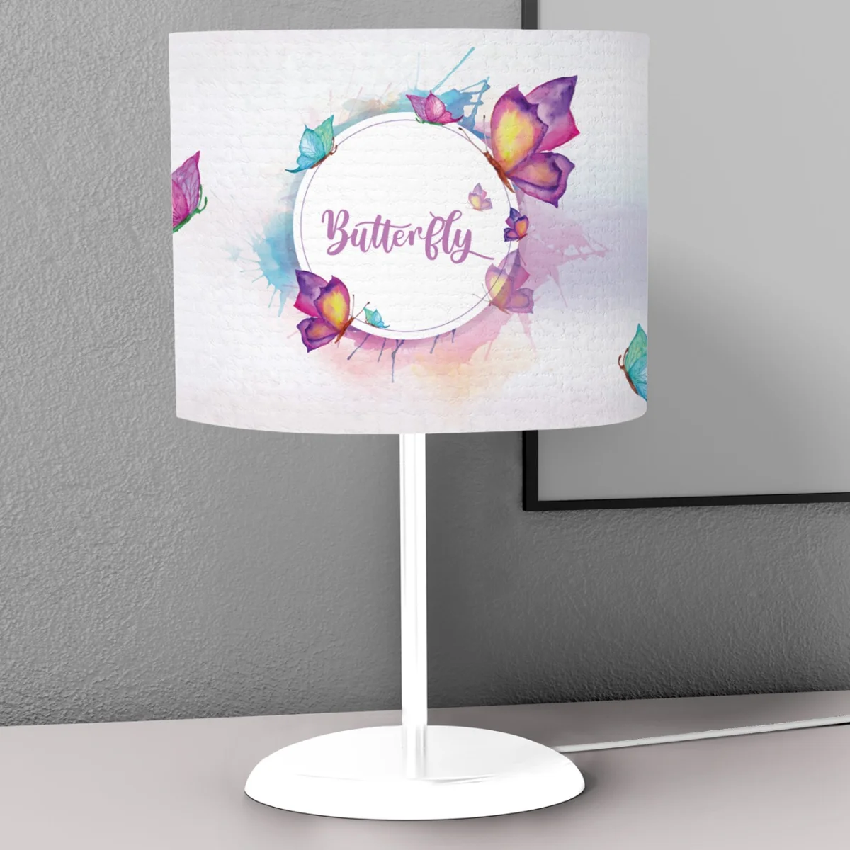 Kelebek Abajur | Beyaz farklı renklerde kelebekler, sulu boya sıçramaları Desenli