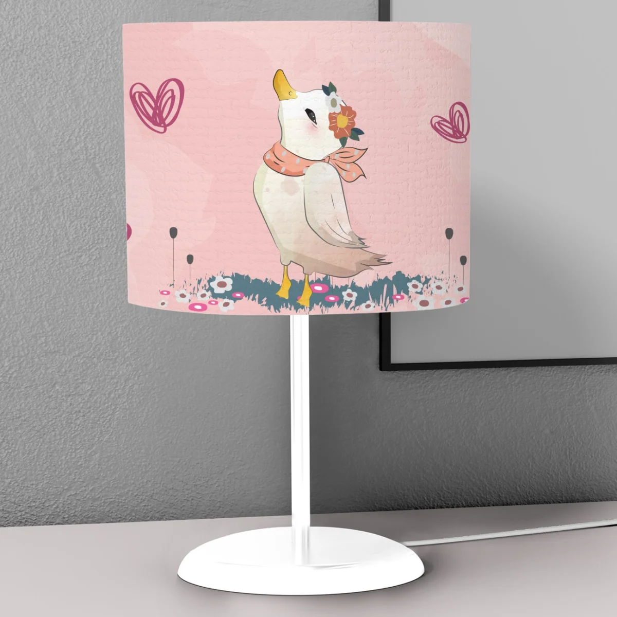 Kuğu ailesi Abajur | Pembe Çiçekler, kalpler ve otlar Desenli