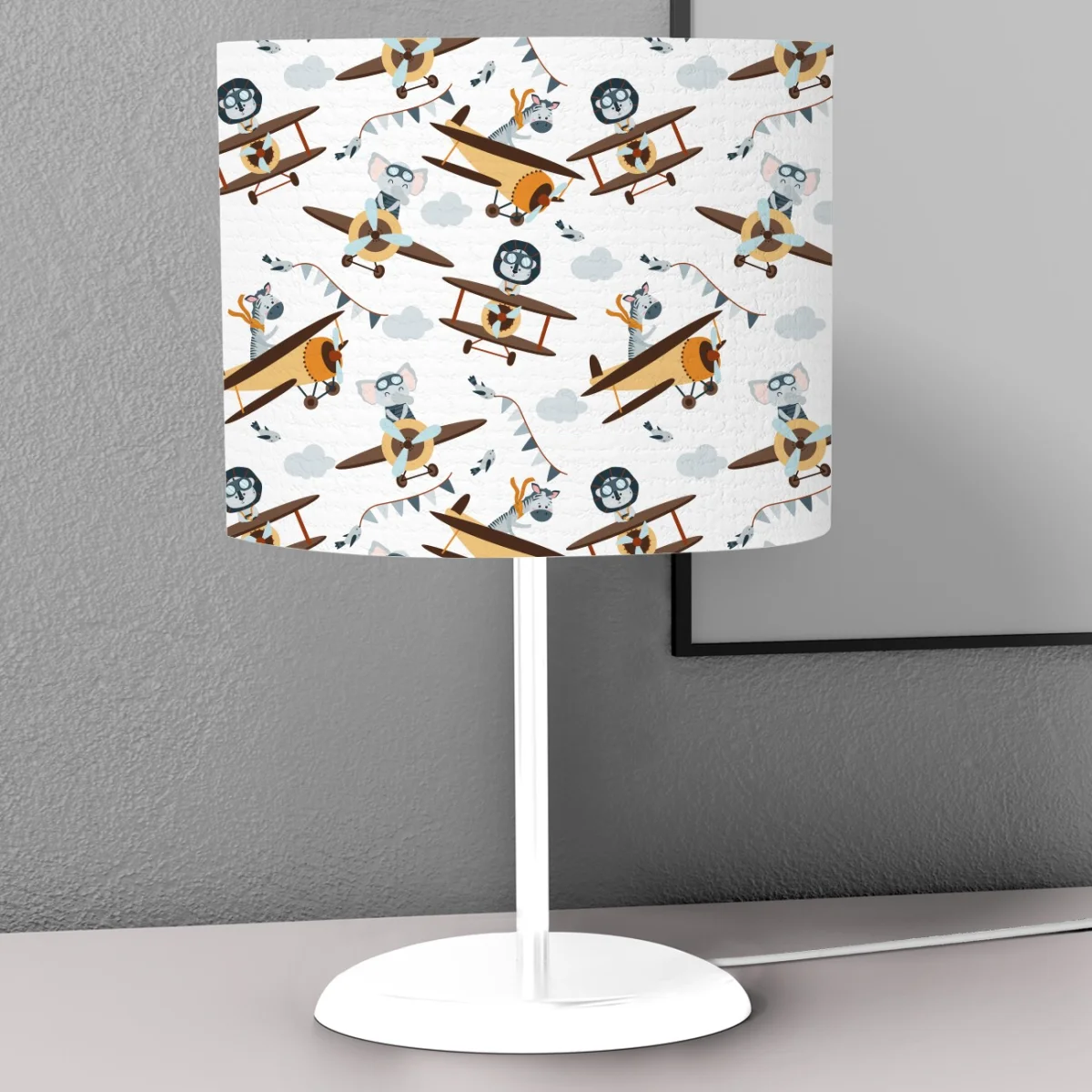 Hayvanlar ve Uçaklar Abajur | Beyaz bulutlar, şerit bayraklar Desenli