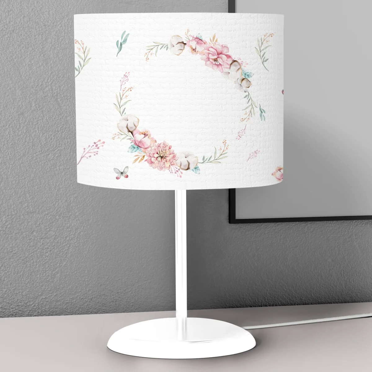 Çiçek ve kelebekler Abajur | Beyaz Pembe çiçek, yaprak Desenli