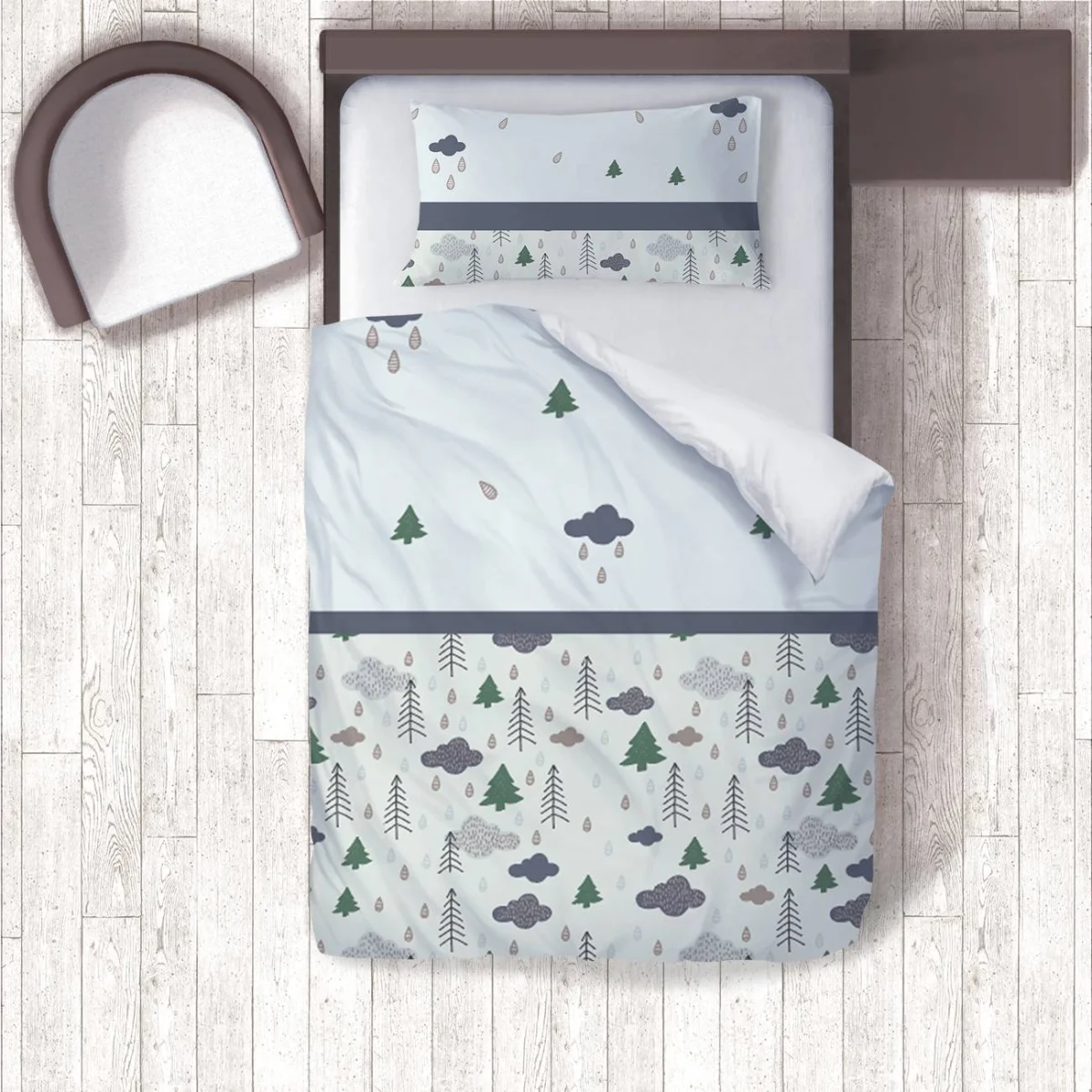 Orman Nevresim Takımı | Açık Mavi çam ağaçları, bulutlar Desenli