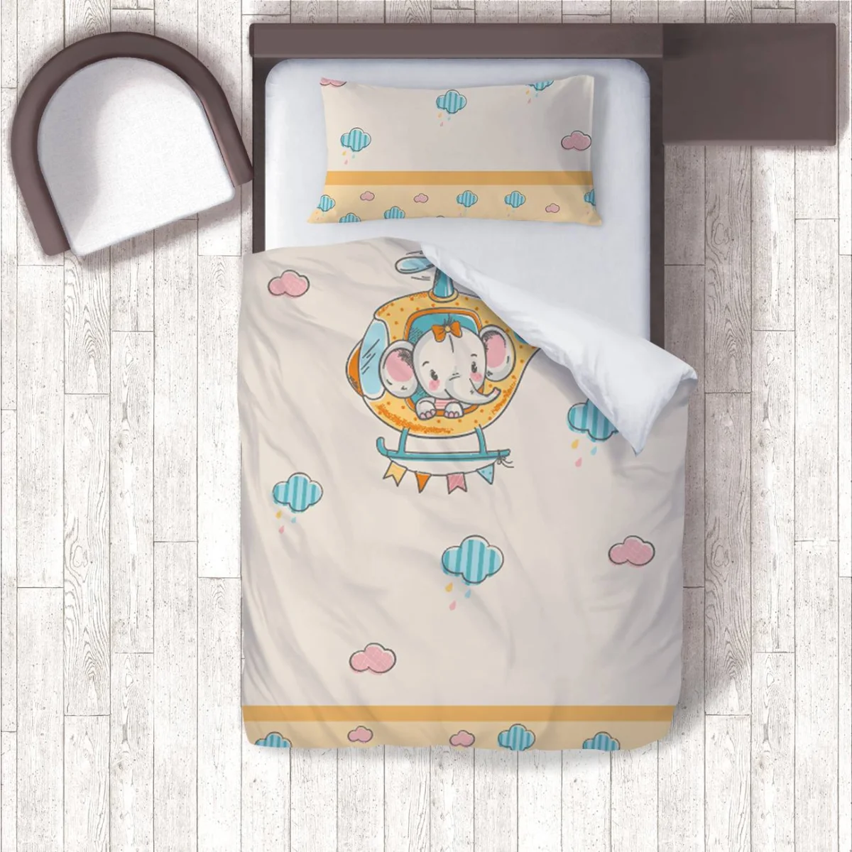 Uçan Fil Nevresim Takımı | Bej bulut, yağmur damlası Desenli