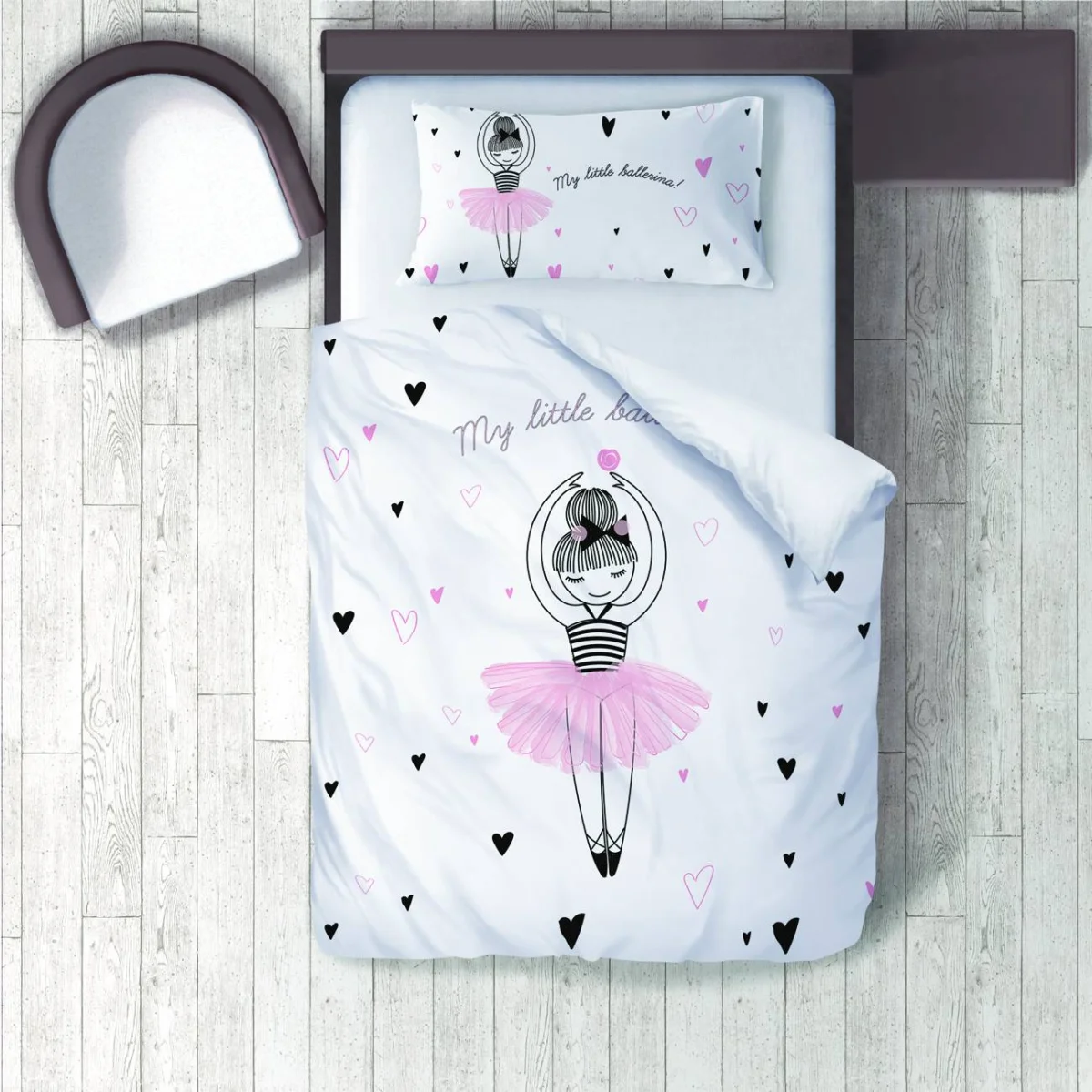 Balerin Nevresim Takımı | Beyaz Kalpler, yazı Desenli