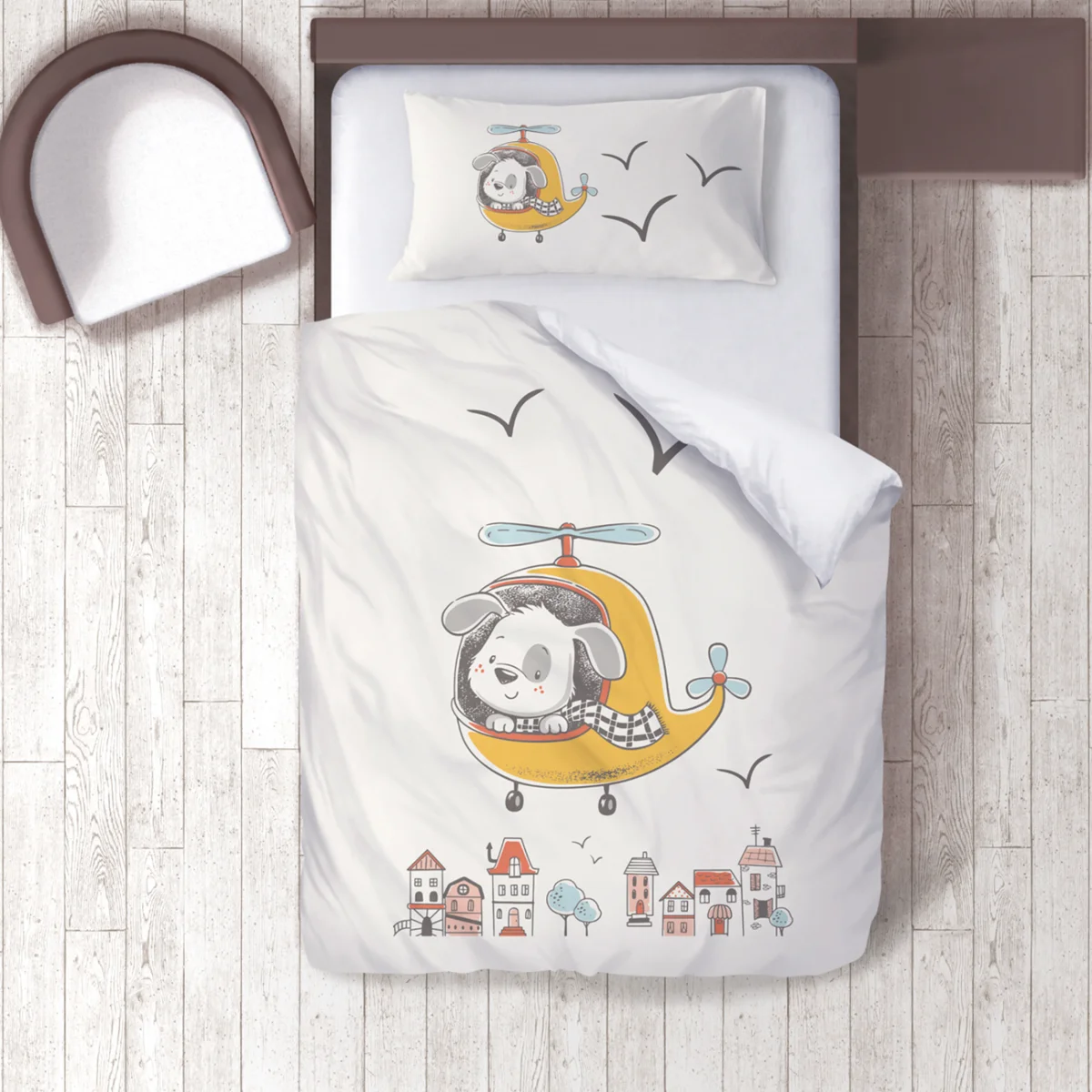 Uçan Köpek Nevresim Takımı | Beyaz Evler, ağaçlar Desenli