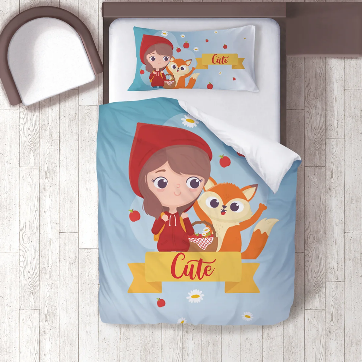 Kırmızı Başlıklı Kız ve Tilki Nevresim Takımı | Mavi elmalar, papatyalar Desenli