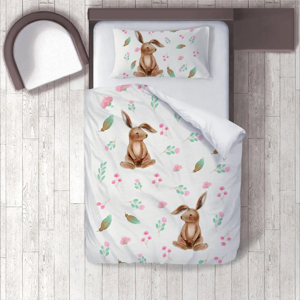 Tavşanlar Nevresim Takımı | Beyaz pembe çiçekler, yeşil yapraklar Desenli