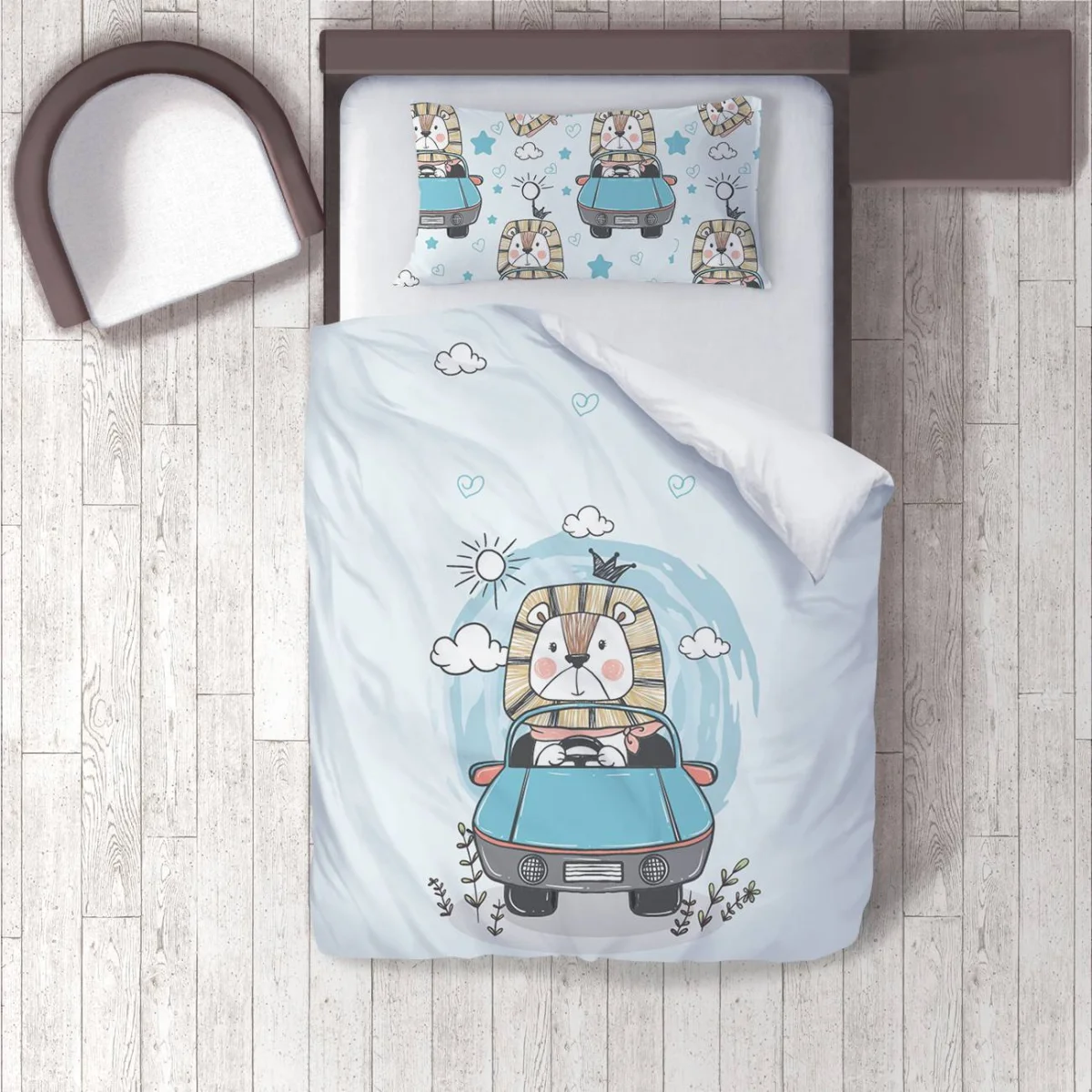 Aslan ve Araba Nevresim Takımı | Mavi bulut, güneş Desenli