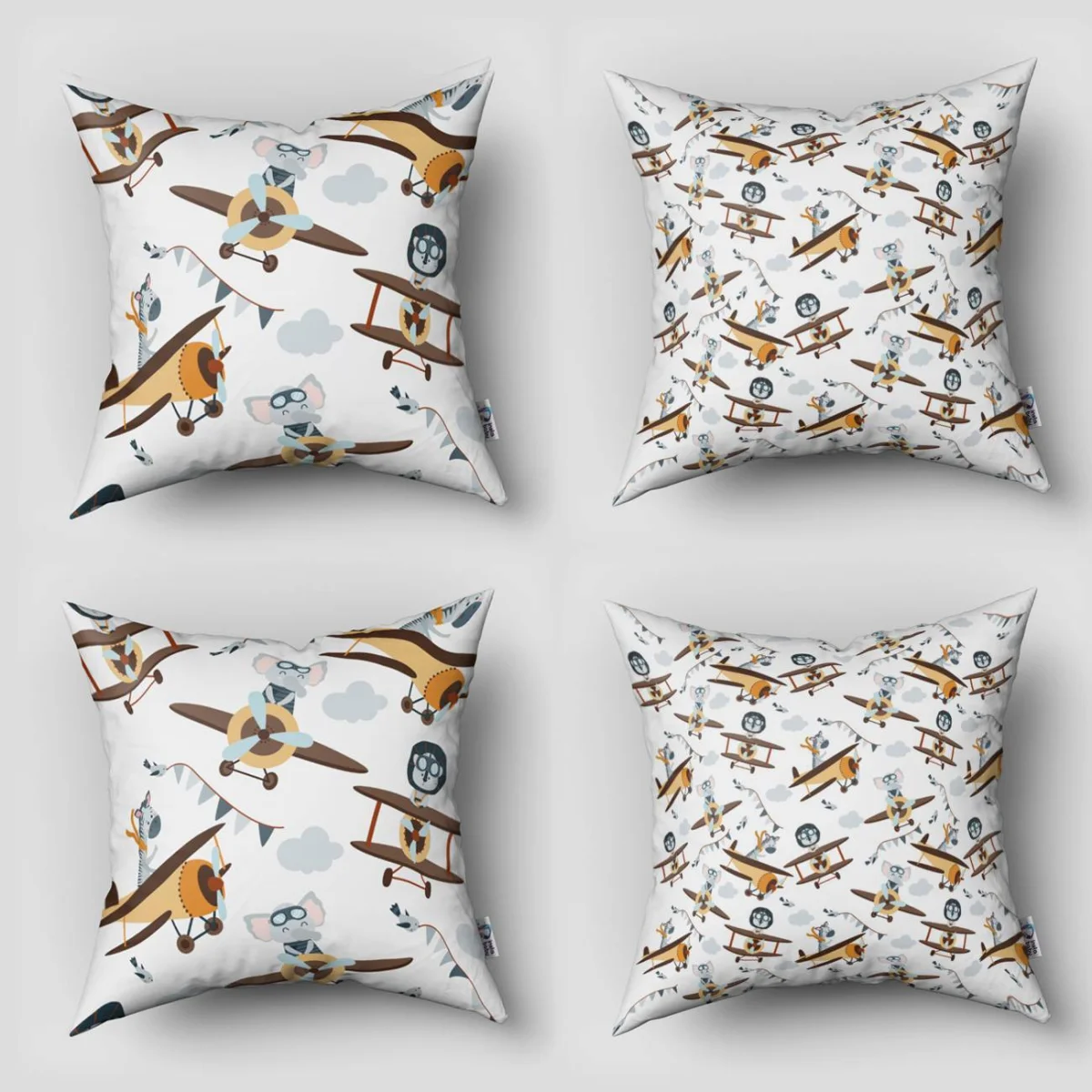 Hayvanlar ve Uçaklar 4lü Kırlent | Beyaz bulutlar, şerit bayraklar Desenli