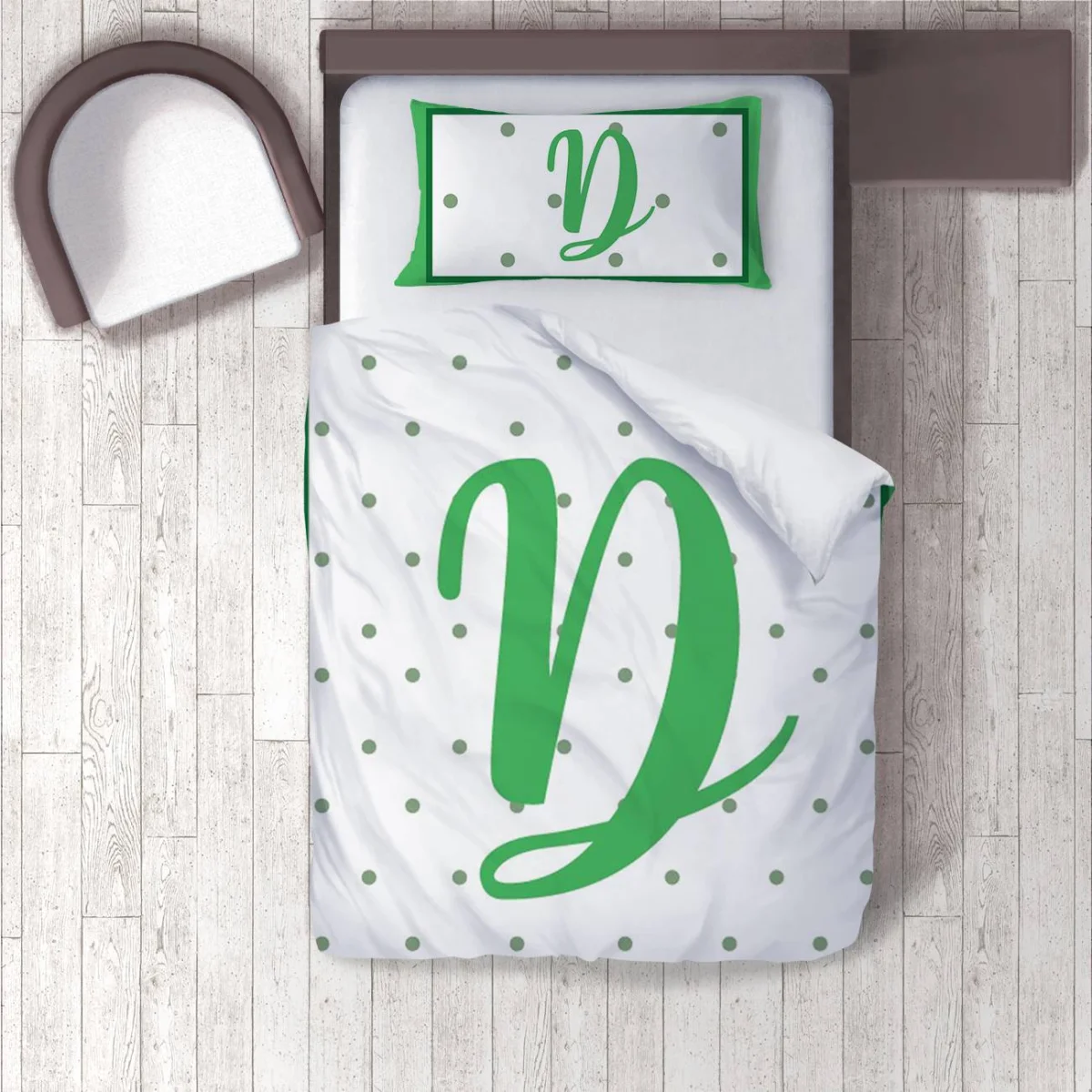 Monogram Nevresim Takımı | Beyaz yeşil puantiyeler, büyük yeşil harf Desenli