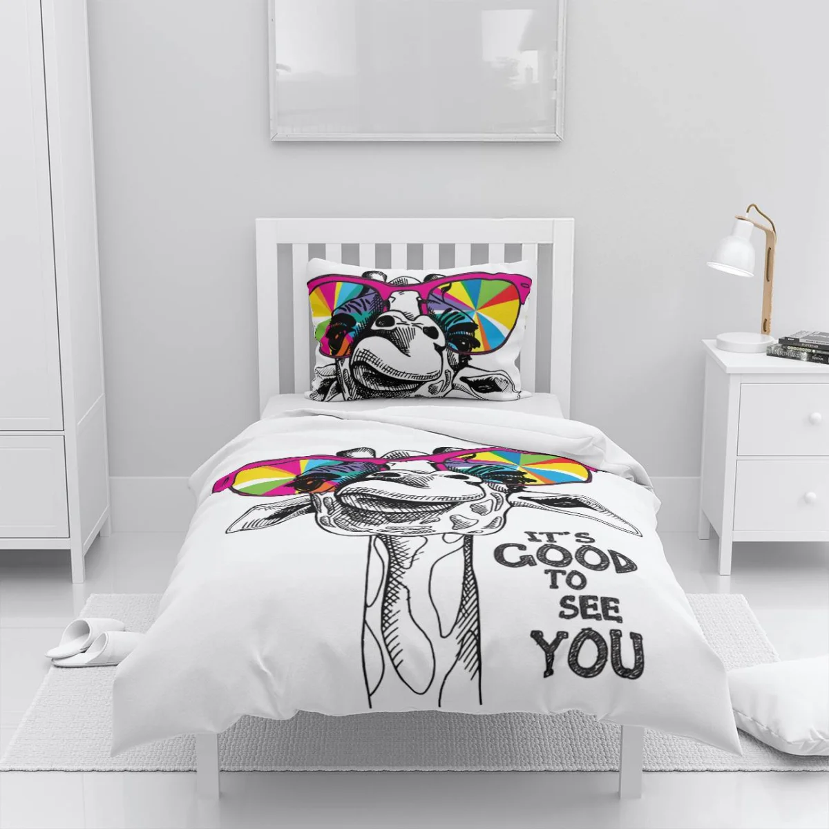 Zürafa Nevresim Takımı | Beyaz gökkuşağı gözlük, İngilizce yazı Desenli