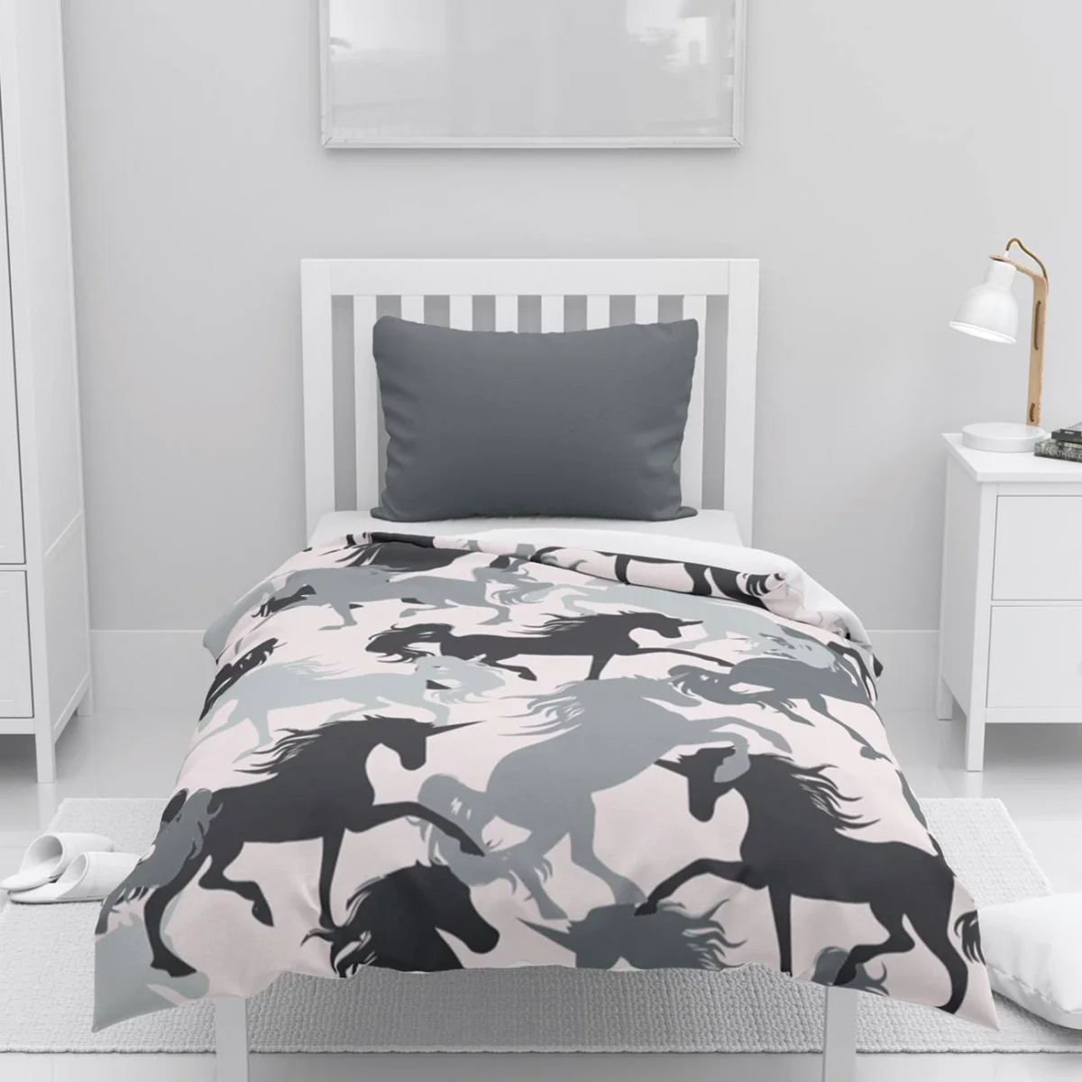 Unicorn Nevresim Takımı | Açık Pembe gri tonlarında at siluetleri Desenli